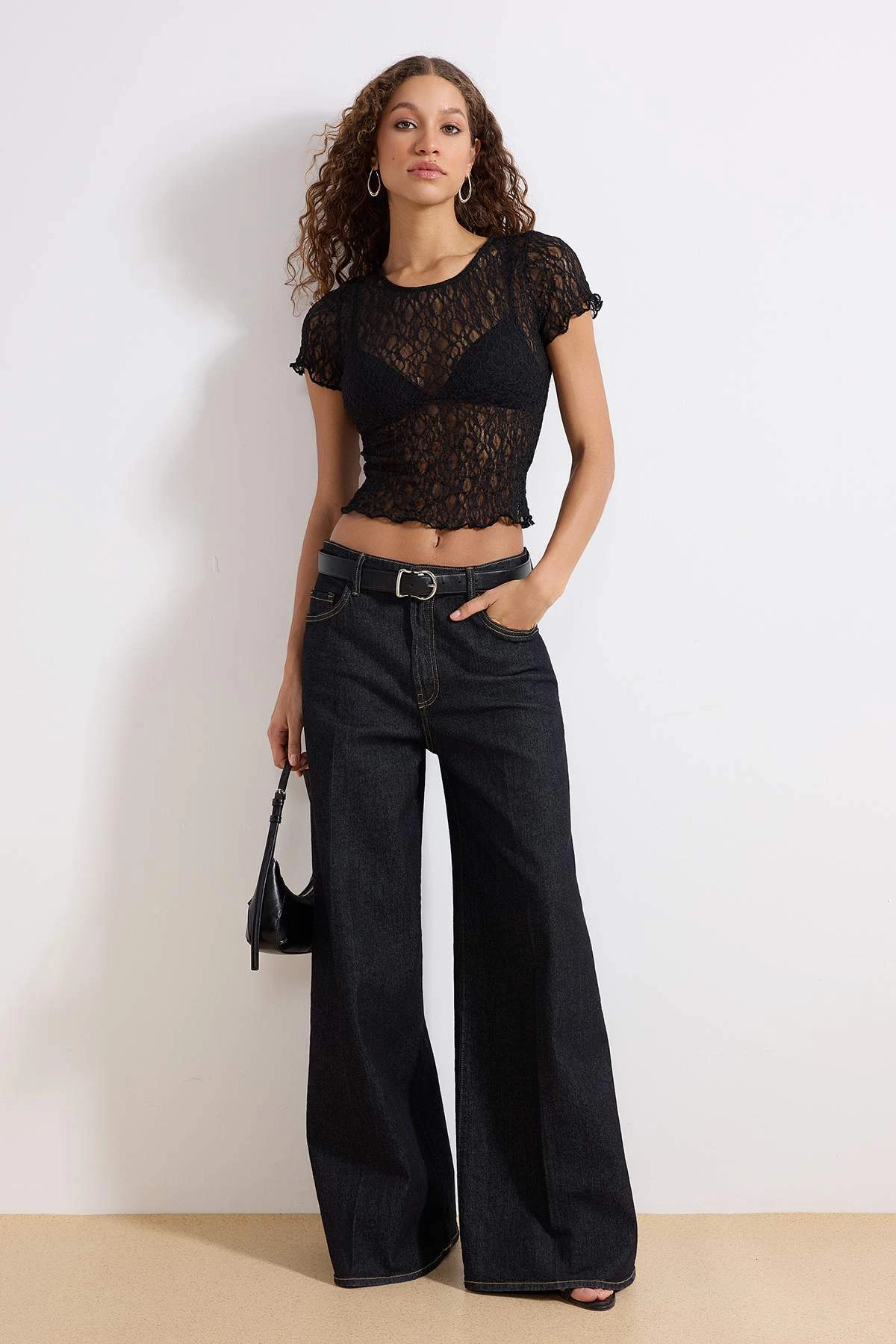 Trendyolmilla Women's Flat Short Fitted Blouse - Image 2