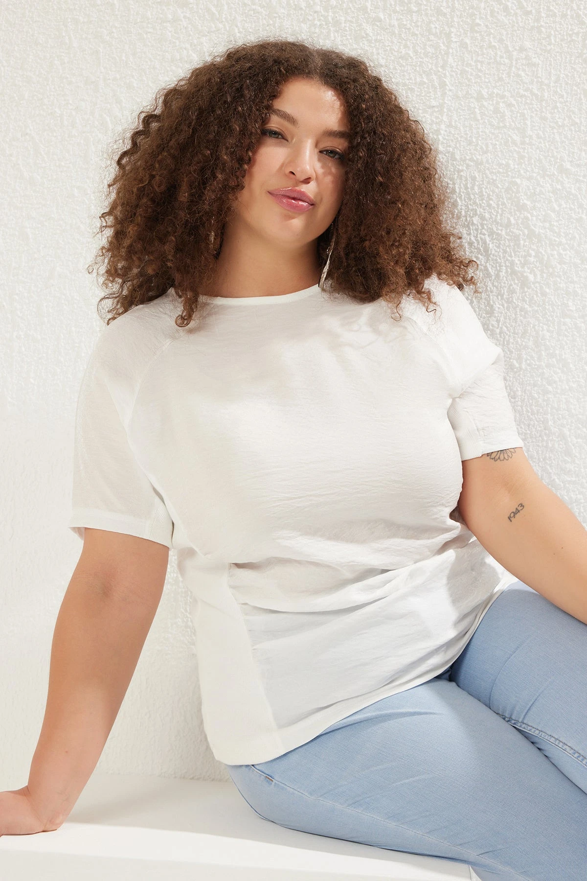 Curve Women's Plain Short Regular Plus Size Blouse - Image 2