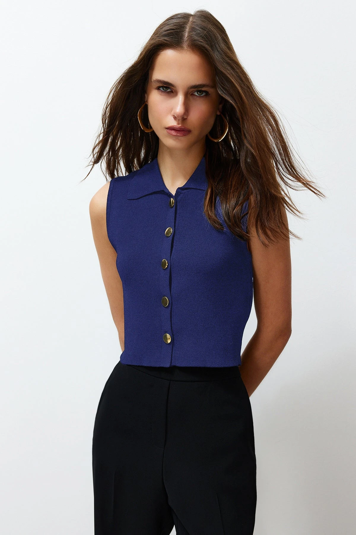 Women's Plain Sleeveless Fitted Sweater - Image 2