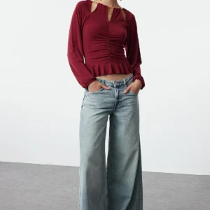 Women's Black Straight Long Sleeve Fitted Blouse