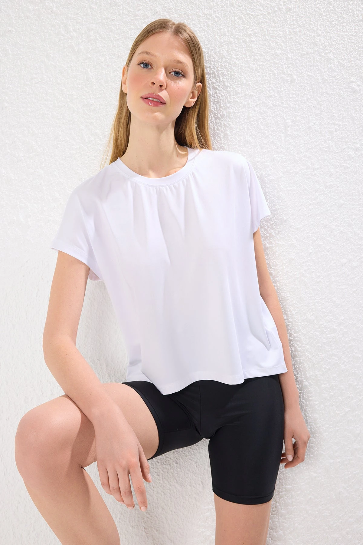 Women's Plain Short Oversize T-Shirt - Image 9