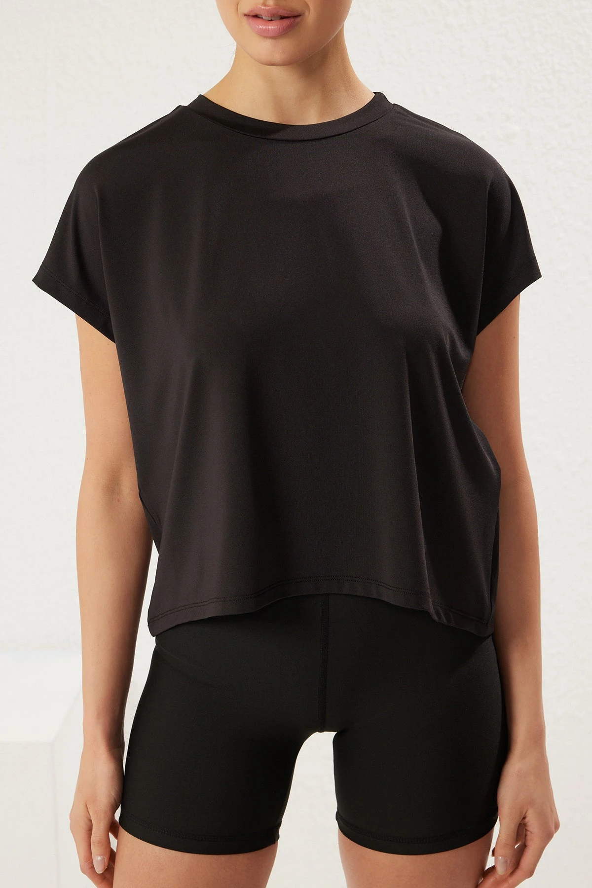 Women's Plain Short Oversize T-Shirt - Image 10